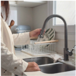 Grifería Cocina Mesada Acero Inox. con Rociador Grafito Piazza GOURMET - Imagen 2